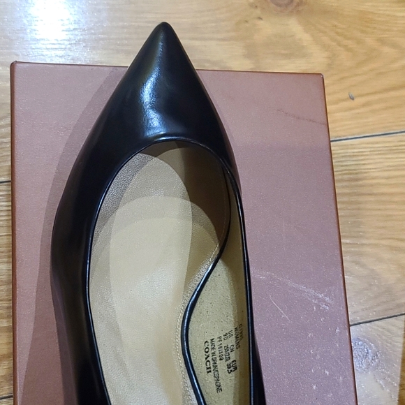 Low Heel COACH Shoes. BLACK COLOR, SIZE 9. - Picture 7 of 12